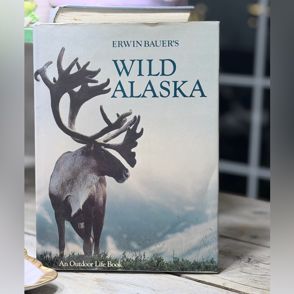 Vintage Alaska Wildlife Hardcover Book. 1988 | Bauer | Photography | Book Cover